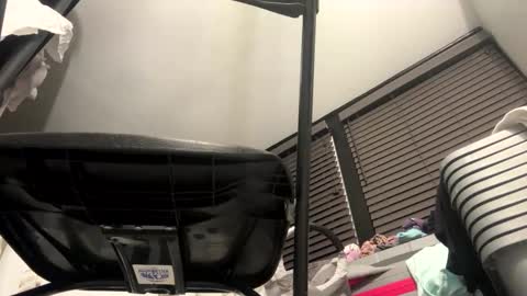 Snapshot of platinumpuzzy chatting on October 15, 2025, 2:33 am Platinum Puzzy online show from October 15, 2025, 2:33 am