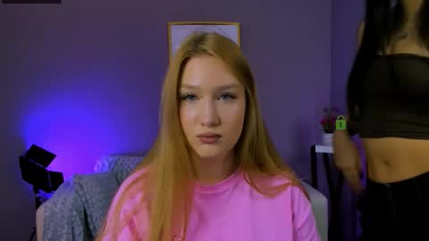 Sophie online show from November 21, 2025, 10:25 am