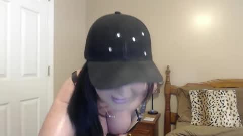 playfulkitten17 online show from April 24, 2026, 2:41 pm