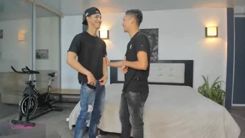   online show from November 11, 2025, 11:05 pm