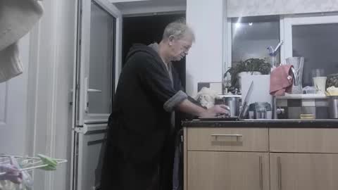 Play Me online show from December 1, 2025, 12:48 am