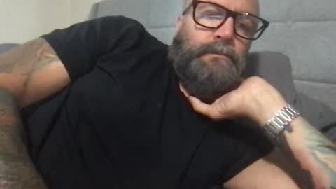 Snapshot of pleasesitonmycock chatting on June 4, 2026, 4:46 pm PleaseSitOnMyCock online show from June 4, 2026, 4:46 pm