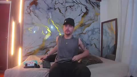Snapshot of pleasure_vibes023 chatting on March 4, 2025, 9:11 pm JUAN AND JULI online show from March 4, 2025, 9:11 pm