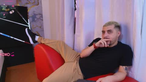 Snapshot of pleasure_vibes023 chatting on October 13, 2025, 9:15 pm JUAN AND JULI online show from October 13, 2025, 9:15 pm