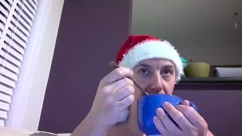 Snapshot of ploki2000 chatting on December 25, 2024, 4:54 pm Kevin online show from December 25, 2024, 4:54 pm