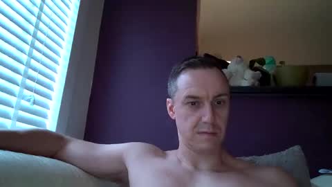 Snapshot of ploki2000 chatting on January 1, 2025, 1:59 pm Kevin online show from January 1, 2025, 1:59 pm