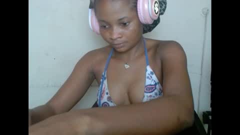 plumnjuicyx online show from February 28, 2025, 9:47 am
