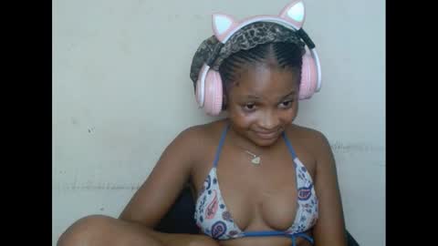 plumnjuicyx online show from March 1, 2025, 1:40 pm