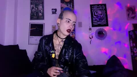    online show from October 24, 2025, 1:03 am