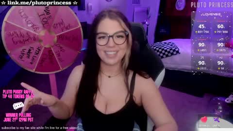 Snapshot of plutoprincess69 chatting on April 29, 2026, 1:21 am Pluto Princess online show from April 29, 2026, 1:21 am
