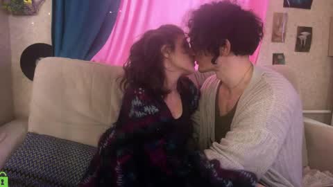 Cute Sofia and Handsome Richy online show from May 16, 2026, 4:53 am