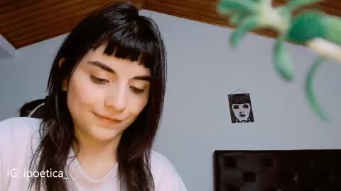 Snapshot of poeeticaa_ chatting on December 18, 2024, 1:15 am IG ipoetica online show from December 18, 2024, 1:15 am