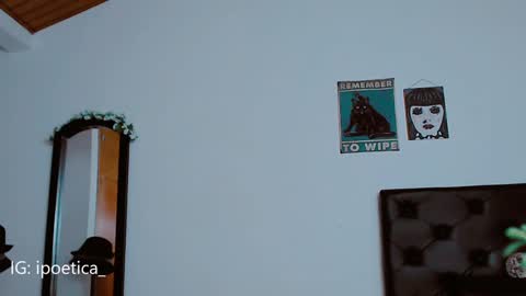 Snapshot of poeeticaa_ chatting on January 4, 2025, 2:14 am IG ipoetica online show from January 4, 2025, 2:14 am