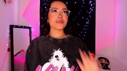 Willow                      Hours 12pm to 630pm Colombian time FRIDAY AND SUNDAY FREE DAYS online show from January 16, 2025, 5:23 pm