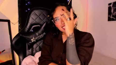 Willow                      Hours 12pm to 630pm Colombian time FRIDAY AND SUNDAY FREE DAYS online show from January 28, 2025, 8:36 pm