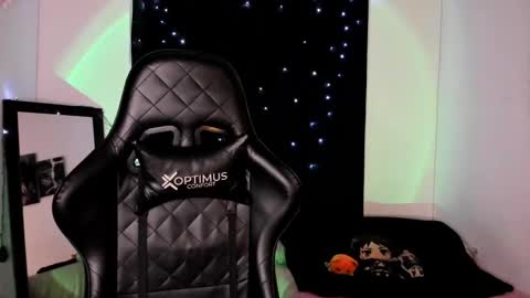 Willow                      Hours 12pm to 630pm Colombian time FRIDAY AND SUNDAY FREE DAYS online show from February 26, 2025, 9:48 pm