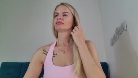 Karolina online show from July 22, 2026, 12:30 pm
