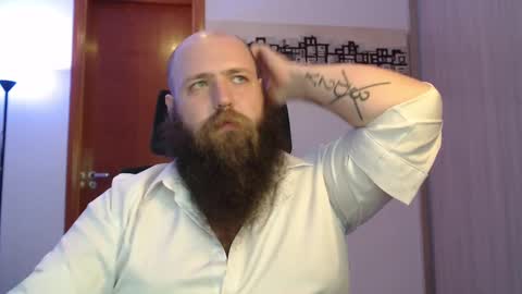 Snapshot of polar_bear91 chatting on February 25, 2025, 5:19 am Bear online show from February 25, 2025, 5:19 am