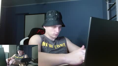 Poliglotjoe2 online show from February 16, 2026, 9:33 pm