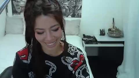 polina_p online show from April 19, 2026, 6:10 pm