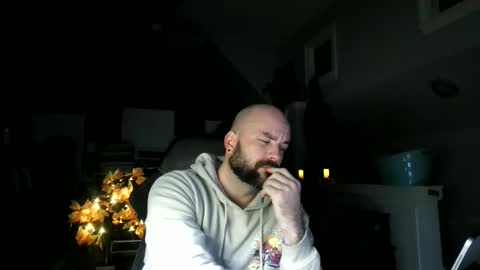 polisheaqle online show from December 5, 2025, 5:49 am