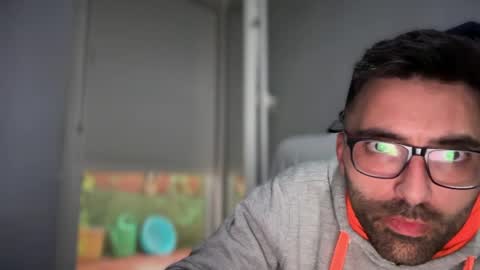 pollabeta online show from April 12, 2026, 10:53 am