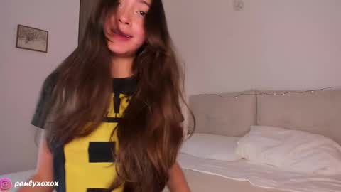 Polly online show from September 18, 2025, 2:41 pm