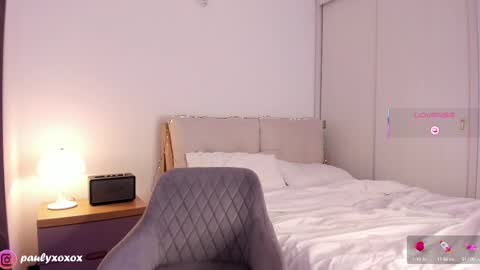 Polly online show from September 23, 2025, 4:10 pm