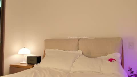 Polly online show from October 7, 2025, 10:07 pm