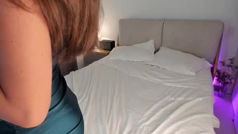 Polly online show from October 18, 2025, 10:21 pm