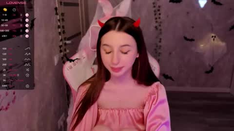       online show from October 13, 2025, 6:41 pm