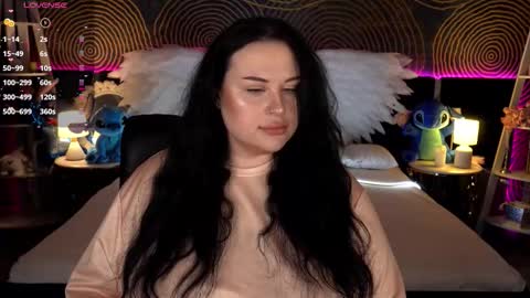 Polly online show from November 23, 2025, 8:30 pm