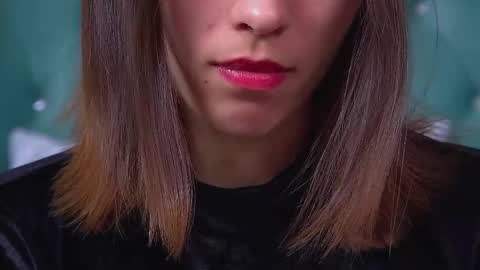 Polly online show from November 21, 2025, 7:45 pm