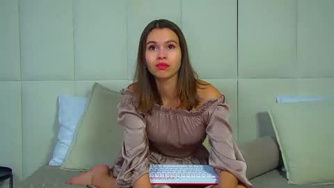 Polly online show from March 8, 2026, 8:12 pm