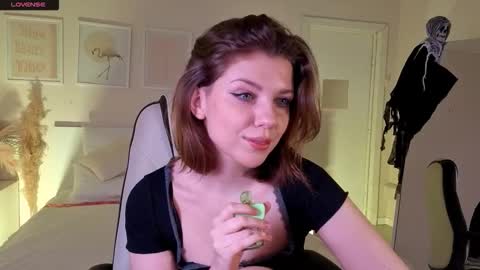  Your Polly  follow me  online show from October 27, 2025, 1:37 pm