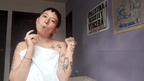 Snapshot of poly_mer chatting on December 7, 2024, 9:33 pm Poly online show from December 7, 2024, 9:33 pm