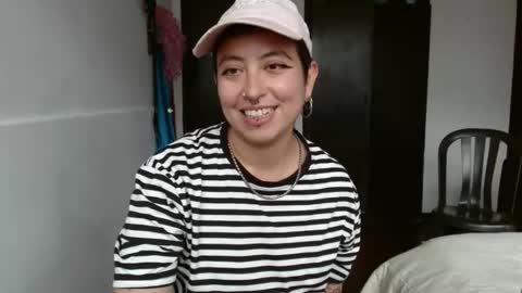 Snapshot of poly_mer chatting on January 17, 2025, 5:41 pm Poly online show from January 17, 2025, 5:41 pm