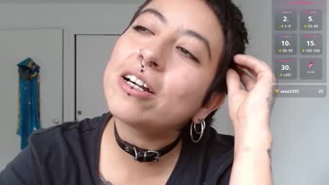 Snapshot of poly_mer chatting on February 25, 2025, 6:42 pm Poly online show from February 25, 2025, 6:42 pm