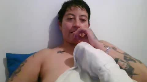 Snapshot of poly_mer chatting on October 27, 2025, 12:47 am Poly online show from October 27, 2025, 12:47 am