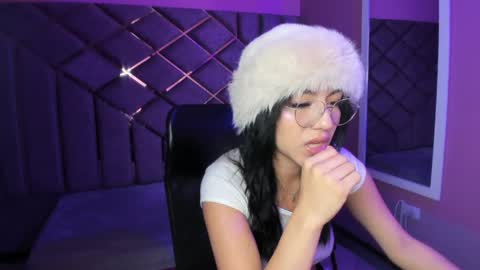 Snapshot of poly_sasha_ chatting on April 7, 2026, 2:45 am poly sasha online show from April 7, 2026, 2:45 am
