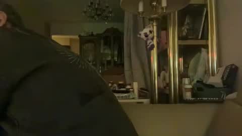 PONCH online show from December 22, 2025, 1:46 am