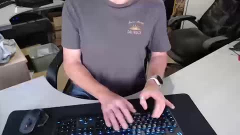 Snapshot of poodledude chatting on October 20, 2025, 7:20 am Dave online show from October 20, 2025, 7:20 am