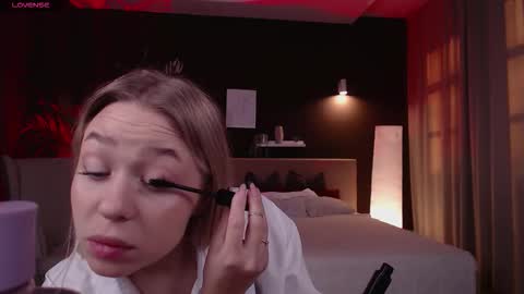 Eva online show from October 1, 2025, 1:11 am