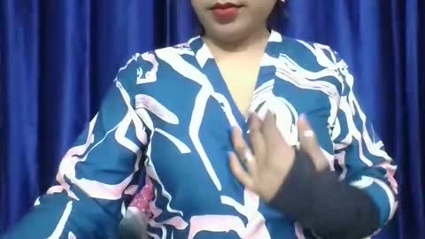 Snapshot of poojalady chatting on May 1, 2026, 4:33 pm poojalady online show from May 1, 2026, 4:33 pm