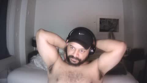 popfizzt online show from November 17, 2025, 2:39 am