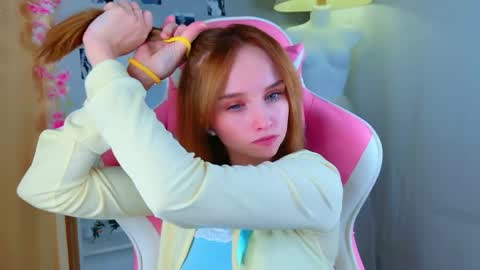 Snapshot of popjenny chatting on April 27, 2026, 1:31 pm Hi Daddy Im Jane online show from April 27, 2026, 1:31 pm