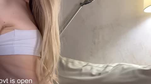 Adele online show from February 15, 2025, 6:23 pm