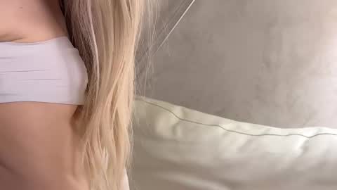 Adele online show from March 5, 2025, 6:23 pm