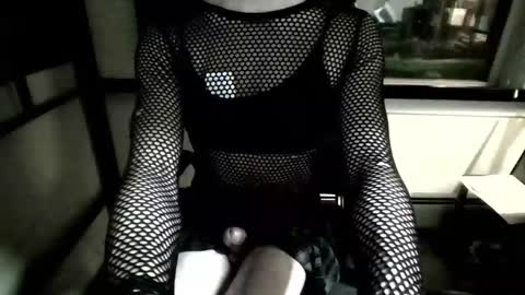 porcelain_tears01 online show from February 21, 2026, 6:36 am