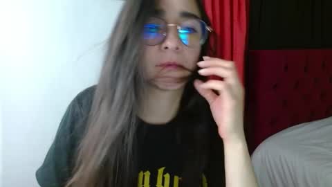 porcelainlux online show from March 4, 2025, 7:32 pm